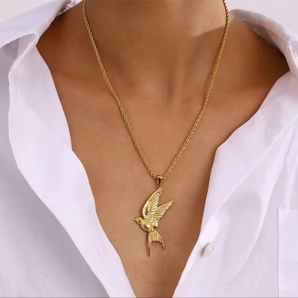Swallow Peace Bird 18k Gold Stainless Steel Necklace - Picture 3 of 6